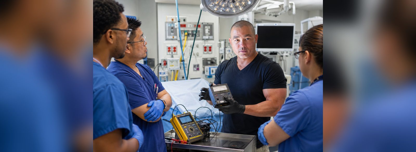 Leakage current measurement demonstrated alongside a megohmmeter during isolated power training